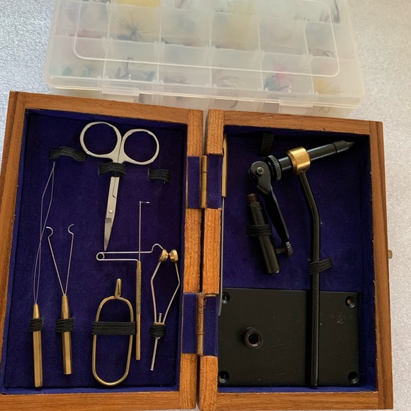 Complete fly tying kit without hackle 40 flys included - Picture 2 of 6